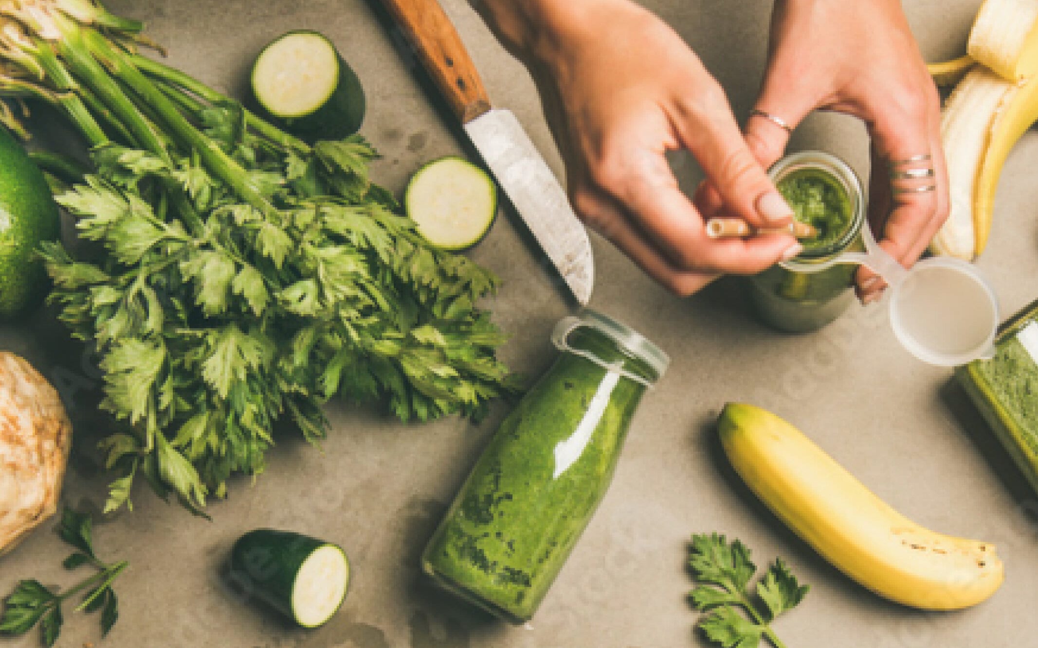 Kosttillskott i gummie-format är väldigt populärt och här visas gummibjörnar i olika färger.